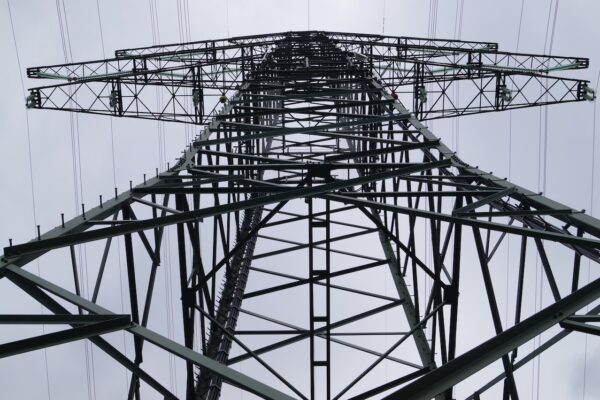 Doświadczony elektryk, a początkujący elektryk – co ich różni?