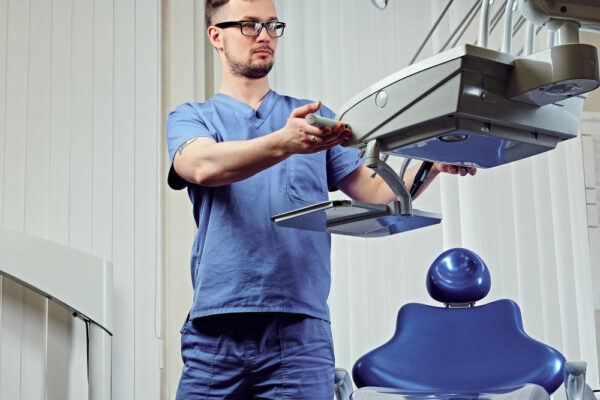 Najczęstsze pytania do dentysty – co warto wiedzieć przed wizytą?