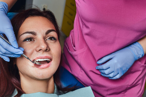 Porównanie metod oceny pierwotnej stabilności implantów: RFA vs. ultradźwięki