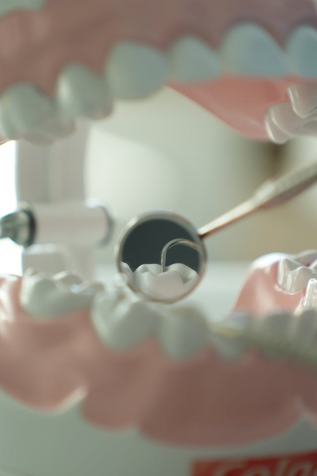 Czym zajmuje się endodoncja?