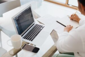 Jak długo trwa usunięcie opinii z Google?