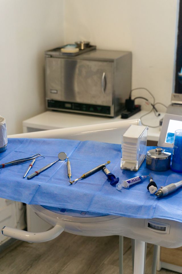 Kiedy chirurg dentysta może uratować ząb przed usunięciem?